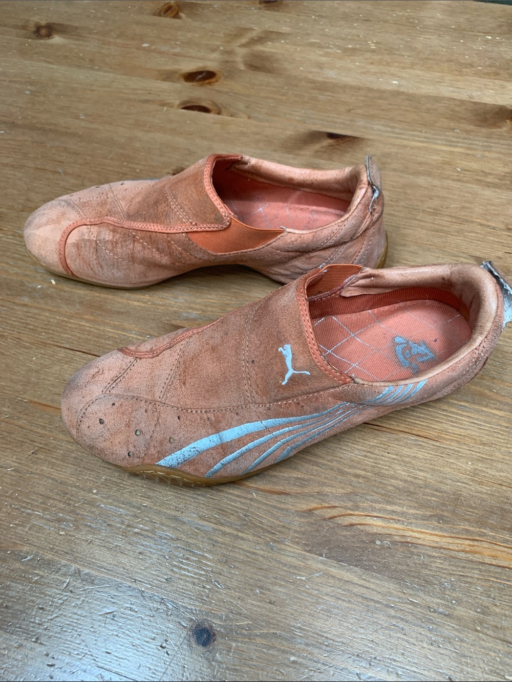 Puma Vintage Peach Slip-On Suede Sneakers with Silver Accents - Picture 3 of 5